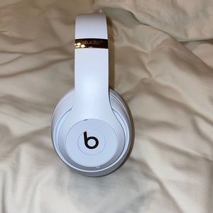 Beats Solo Wireless 2